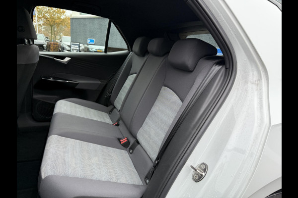 Volkswagen ID.3 PRO PERFORMANCE 58 kWh 204 PK | Warmtepomp | Stoel- & Stuurverwarming | Trekhaak | Adaptieve Cruise Control | Lane Assist