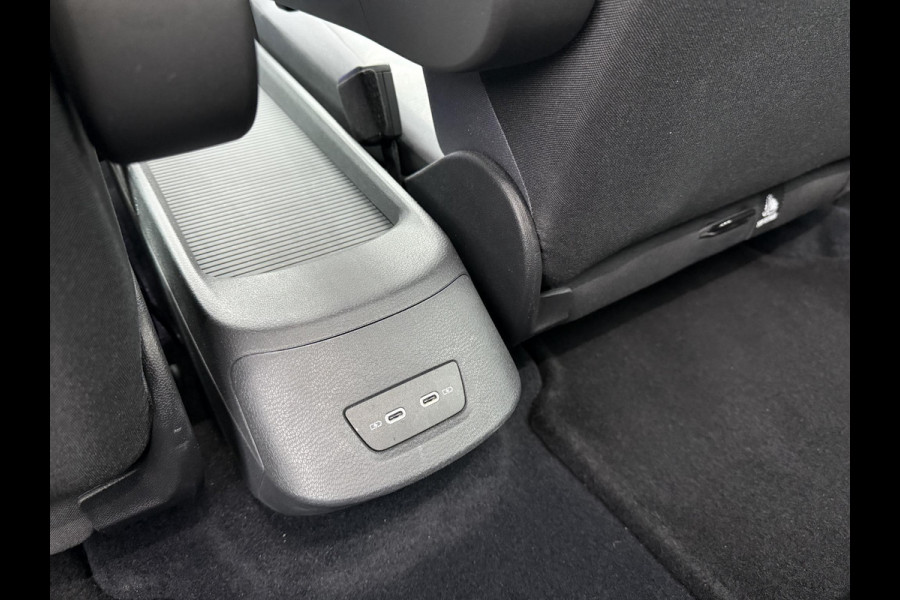 Volkswagen ID.3 PRO PERFORMANCE 58 kWh 204 PK | Warmtepomp | Stoel- & Stuurverwarming | Trekhaak | Adaptieve Cruise Control | Lane Assist