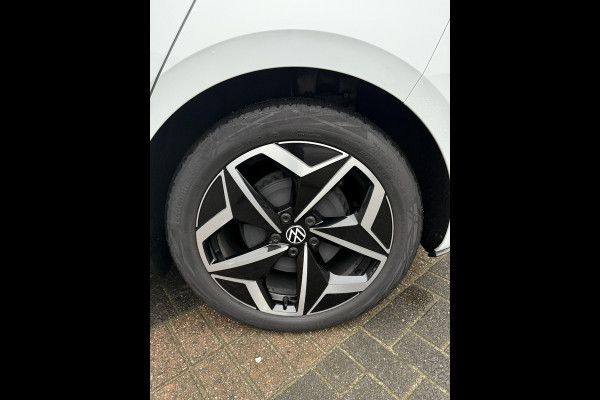 Volkswagen ID.3 PRO PERFORMANCE 58 kWh 204 PK | Warmtepomp | Stoel- & Stuurverwarming | Trekhaak | Adaptieve Cruise Control | Lane Assist