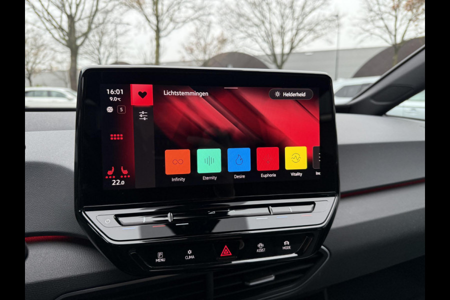Volkswagen ID.3 PRO PERFORMANCE 58 kWh 204 PK | Warmtepomp | Stoel- & Stuurverwarming | Trekhaak | Adaptieve Cruise Control | Lane Assist
