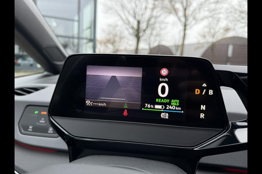 Volkswagen ID.3 PRO PERFORMANCE 58 kWh 204 PK | Warmtepomp | Stoel- & Stuurverwarming | Trekhaak | Adaptieve Cruise Control | Lane Assist