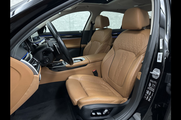 BMW 7 Serie 730d xDrive | Schuifdak | Massage | 360 Camera | Soft-Close | ACC | Laser-LED | Indiv. Leder | Luchtvering | Achterasbesturing | Comfortstoelen | Stoelventilatie | Head-Up | 4-Zone Clima | Keyless-Entry | Driving Assist Pro. | Sfeerverlichting |