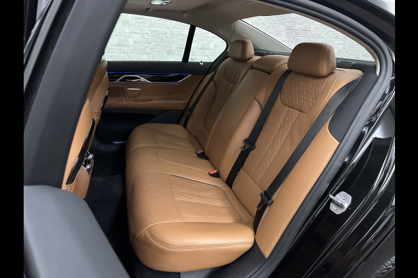BMW 7 Serie 730d xDrive | Schuifdak | Massage | 360 Camera | Soft-Close | ACC | Laser-LED | Indiv. Leder | Luchtvering | Achterasbesturing | Comfortstoelen | Stoelventilatie | Head-Up | 4-Zone Clima | Keyless-Entry | Driving Assist Pro. | Sfeerverlichting |