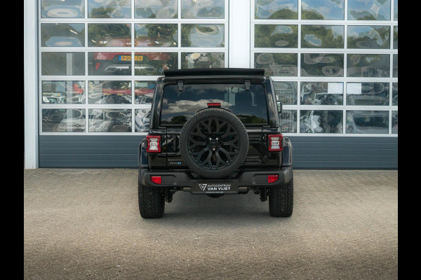 Jeep Wrangler Unlimited 4xe 380 Sahara | 22" Brute velgen | Uit voorraad leverbaar | MY25 | Sky One-Touch Power Soft Top | Geel kenteken !