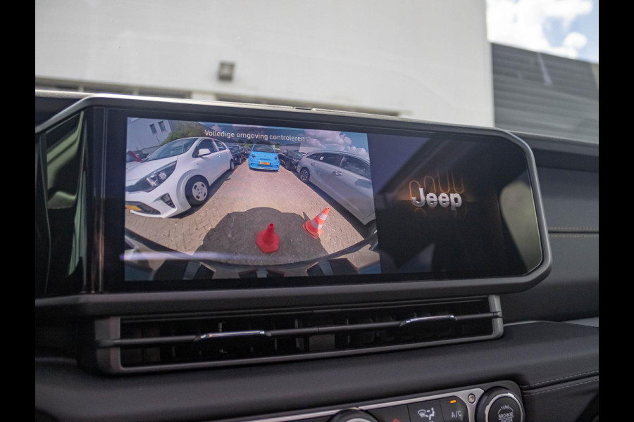 Jeep Wrangler Unlimited 4xe 380 Sahara | 22" Brute velgen | Uit voorraad leverbaar | MY25 | Sky One-Touch Power Soft Top | Geel kenteken !