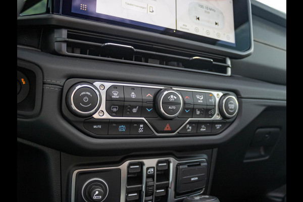 Jeep Wrangler Unlimited 4xe 380 Sahara | 22" Brute velgen | Uit voorraad leverbaar | MY25 | Sky One-Touch Power Soft Top | Geel kenteken !