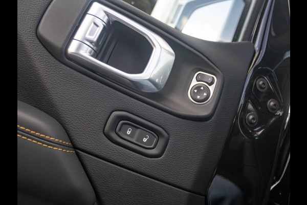 Jeep Wrangler Unlimited 4xe 380 Sahara | 22" Brute velgen | Uit voorraad leverbaar | MY25 | Sky One-Touch Power Soft Top | Geel kenteken !