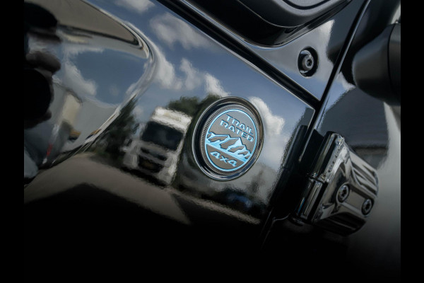 Jeep Wrangler Unlimited 4xe 380 Sahara | 22" Brute velgen | Uit voorraad leverbaar | MY25 | Sky One-Touch Power Soft Top | Geel kenteken !