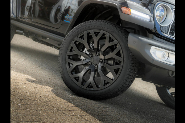 Jeep Wrangler Unlimited 4xe 380 Sahara | 22" Brute velgen | Uit voorraad leverbaar | MY25 | Sky One-Touch Power Soft Top | Geel kenteken !