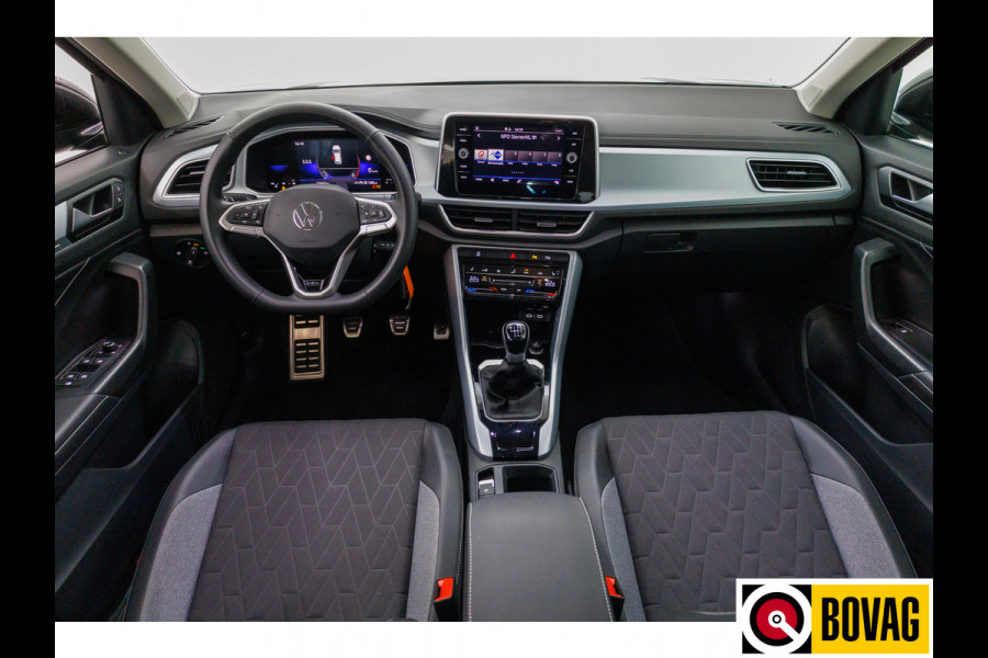 Volkswagen T-Roc 1.0 TSI Goal Edition | Stoelverw. | Apple Carplay / Android auto | PDC V+A | Adaptive cruise Travel Assist. Automatisch inparkeren, Climate control, all season banden, extra getint glas achter