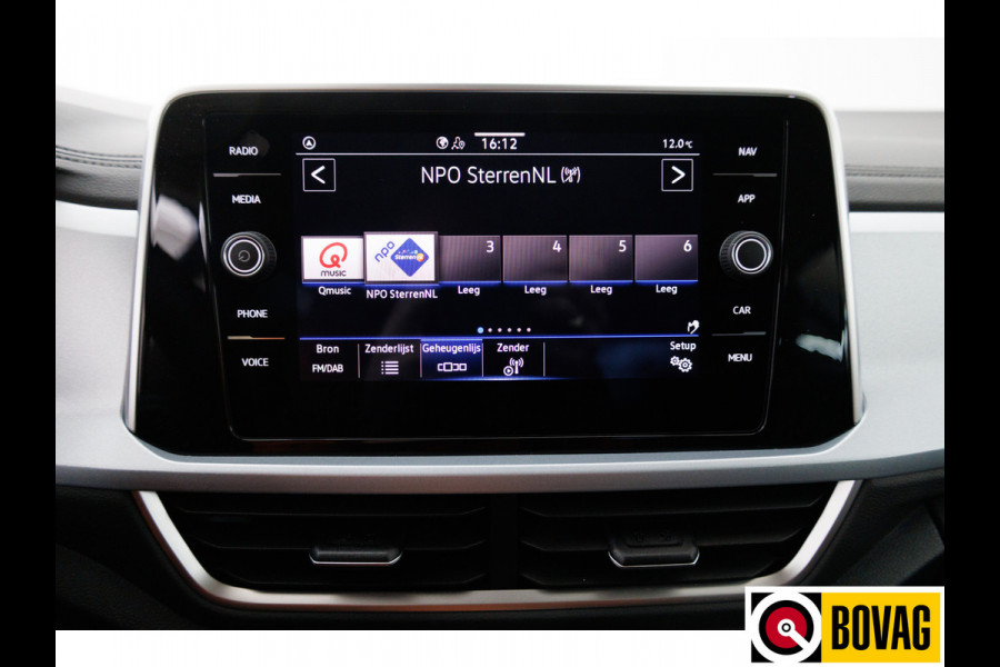 Volkswagen T-Roc 1.0 TSI Goal Edition | Stoelverw. | Apple Carplay / Android auto | PDC V+A | Adaptive cruise Travel Assist. Automatisch inparkeren, Climate control, all season banden, extra getint glas achter