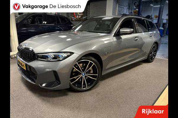 BMW 3 Serie Touring 330e xDrive M-pakket facelift / Panorama-dak / head-up / 360 camera / Harman-Kardon