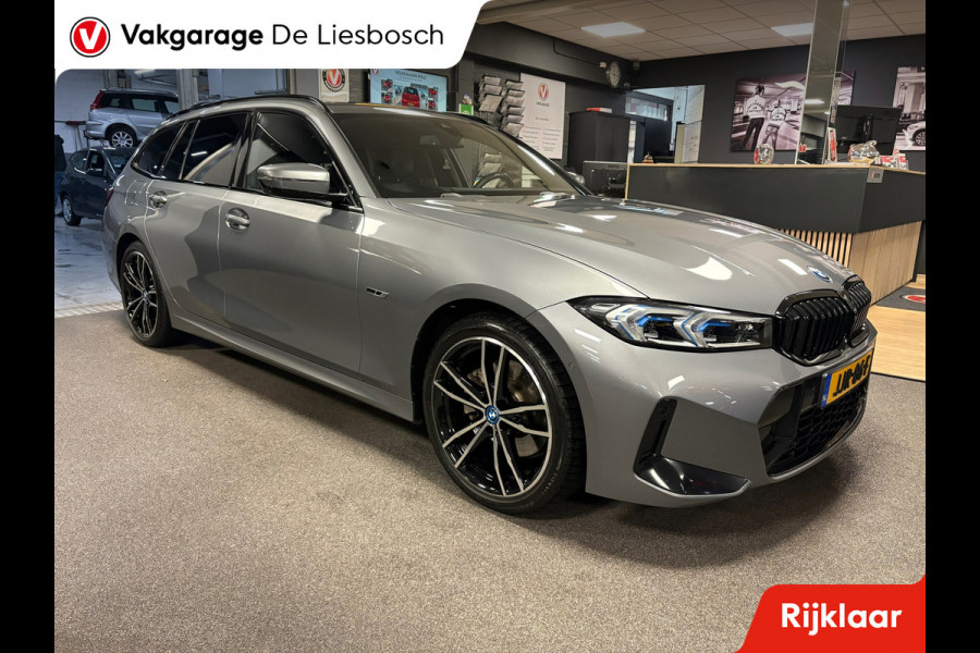 BMW 3 Serie Touring 330e xDrive M-pakket facelift / Panorama-dak / head-up / 360 camera / Harman-Kardon