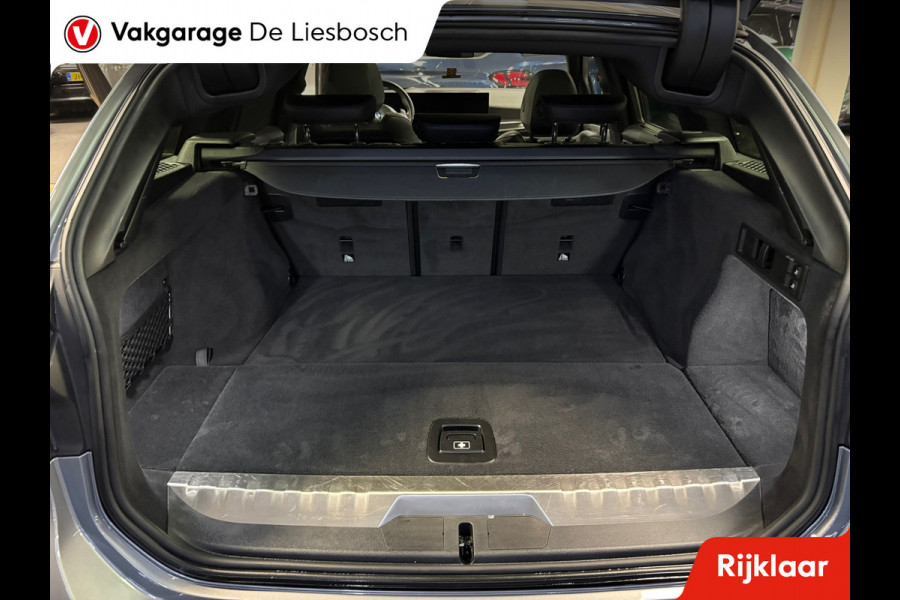 BMW 3 Serie Touring 330e xDrive M-pakket facelift / Panorama-dak / head-up / 360 camera / Harman-Kardon