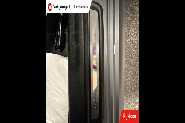 BMW 3 Serie Touring 330e xDrive M-pakket facelift / Panorama-dak / head-up / 360 camera / Harman-Kardon