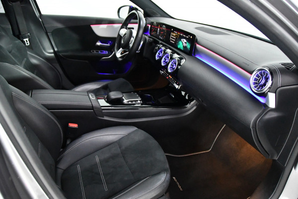 Mercedes-Benz A-Klasse 200 AMG Line Pano Sfeer Cam