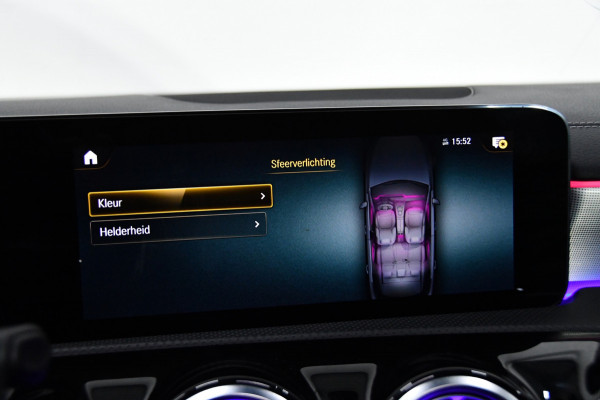 Mercedes-Benz A-Klasse 200 AMG Line Pano Sfeer Cam