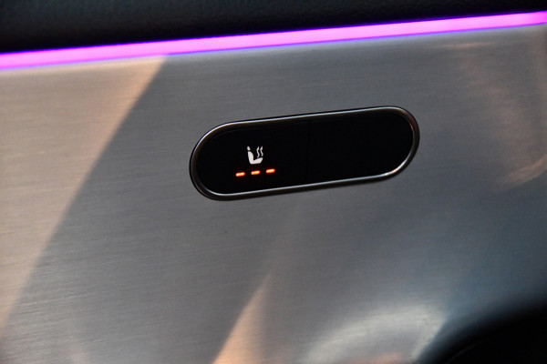 Mercedes-Benz A-Klasse 200 AMG Line Pano Sfeer Cam