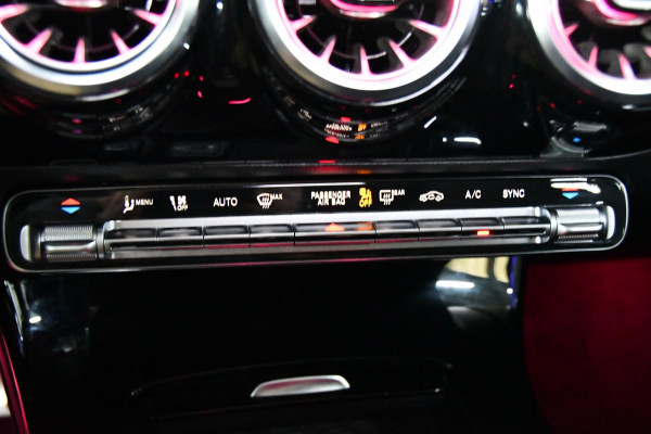 Mercedes-Benz A-Klasse 200 AMG Line Pano Sfeer Cam