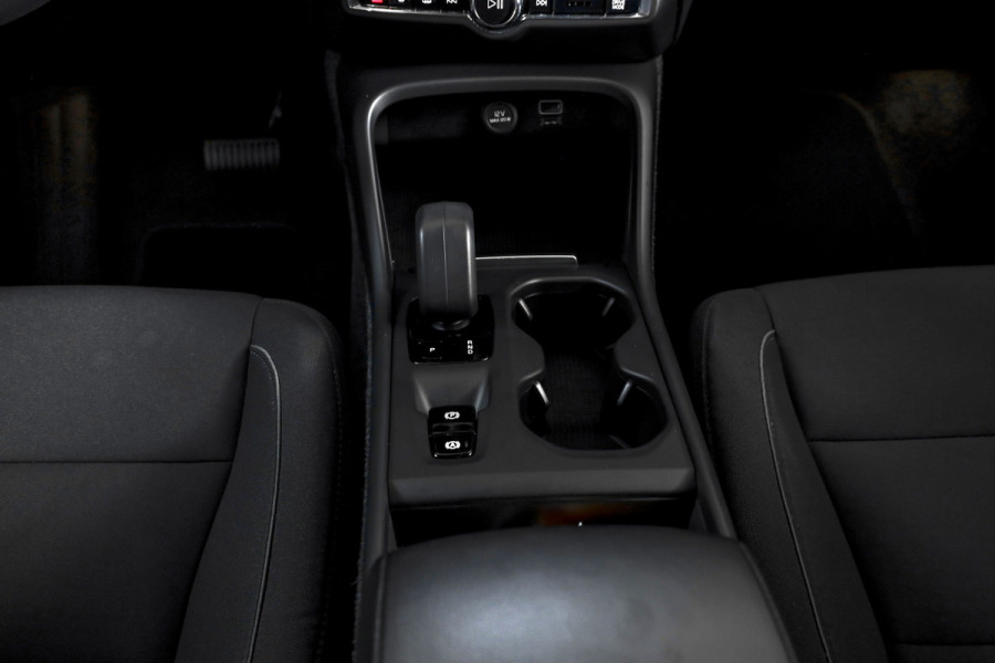 Volvo XC40 1.5 T4 Recharge Inscription | Dig. Cockpit | Cruise | PDC | NAV + App. Connect | ECC | DAB | Elek. Klep | LM 18" | 3865