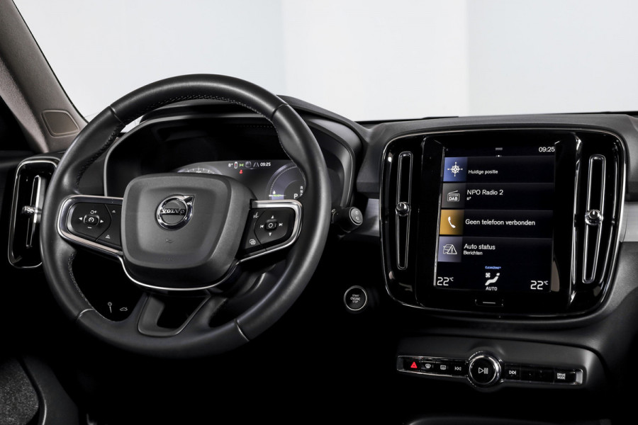 Volvo XC40 1.5 T4 Recharge Inscription | Dig. Cockpit | Cruise | PDC | NAV + App. Connect | ECC | DAB | Elek. Klep | LM 18" | 3865