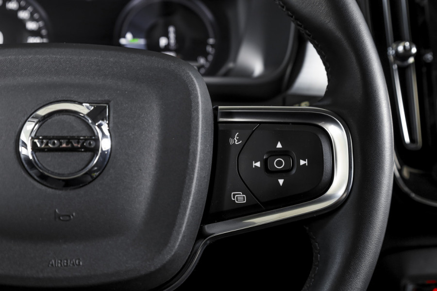 Volvo XC40 1.5 T4 Recharge Inscription | Dig. Cockpit | Cruise | PDC | NAV + App. Connect | ECC | DAB | Elek. Klep | LM 18" | 3865