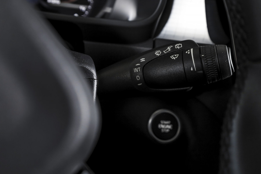 Volvo XC40 1.5 T4 Recharge Inscription | Dig. Cockpit | Cruise | PDC | NAV + App. Connect | ECC | DAB | Elek. Klep | LM 18" | 3865