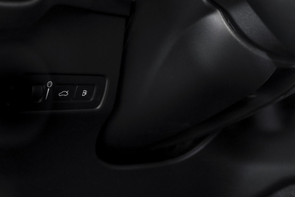 Volvo XC40 1.5 T4 Recharge Inscription | Dig. Cockpit | Cruise | PDC | NAV + App. Connect | ECC | DAB | Elek. Klep | LM 18" | 3865