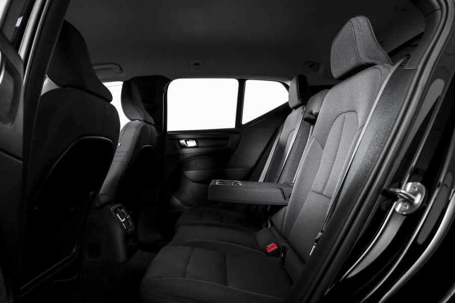 Volvo XC40 1.5 T4 Recharge Inscription | Dig. Cockpit | Cruise | PDC | NAV + App. Connect | ECC | DAB | Elek. Klep | LM 18" | 3865