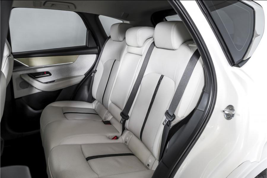 Mazda CX-60 2.5 e-SkyActiv PHEV Takumi | Dig.Cockpit | Adapt.Cruise | Winterpakket | PDC | Camera | NAV + App.Connect | ECC | Trekhaak | LM 21" |