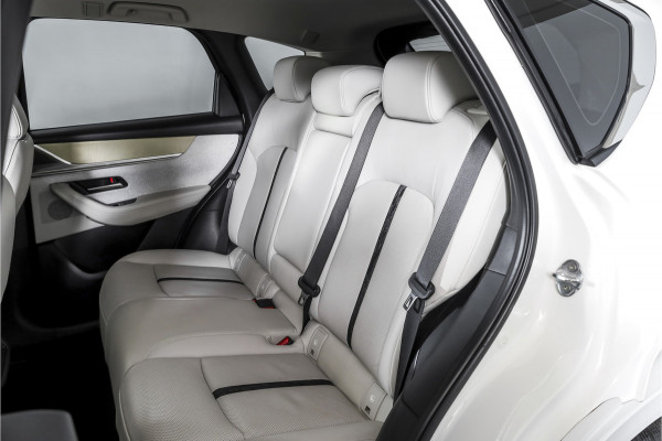 Mazda CX-60 2.5 e-SkyActiv PHEV Takumi | Dig.Cockpit | Adapt.Cruise | Winterpakket | PDC | Camera | NAV + App.Connect | ECC | Trekhaak | LM 21" |