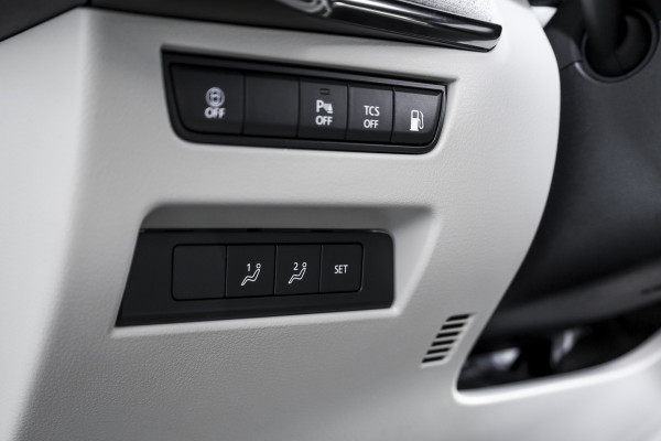 Mazda CX-60 2.5 e-SkyActiv PHEV Takumi | Dig.Cockpit | Adapt.Cruise | Winterpakket | PDC | Camera | NAV + App.Connect | ECC | Trekhaak | LM 21" |