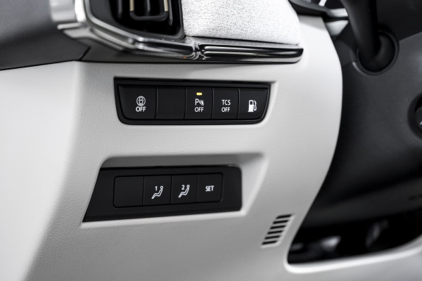 Mazda CX-60 2.5 e-SkyActiv PHEV Takumi | Dig.Cockpit | Adapt.Cruise | Winterpakket | PDC | Camera | NAV + App.Connect | ECC | Trekhaak | LM 21" |