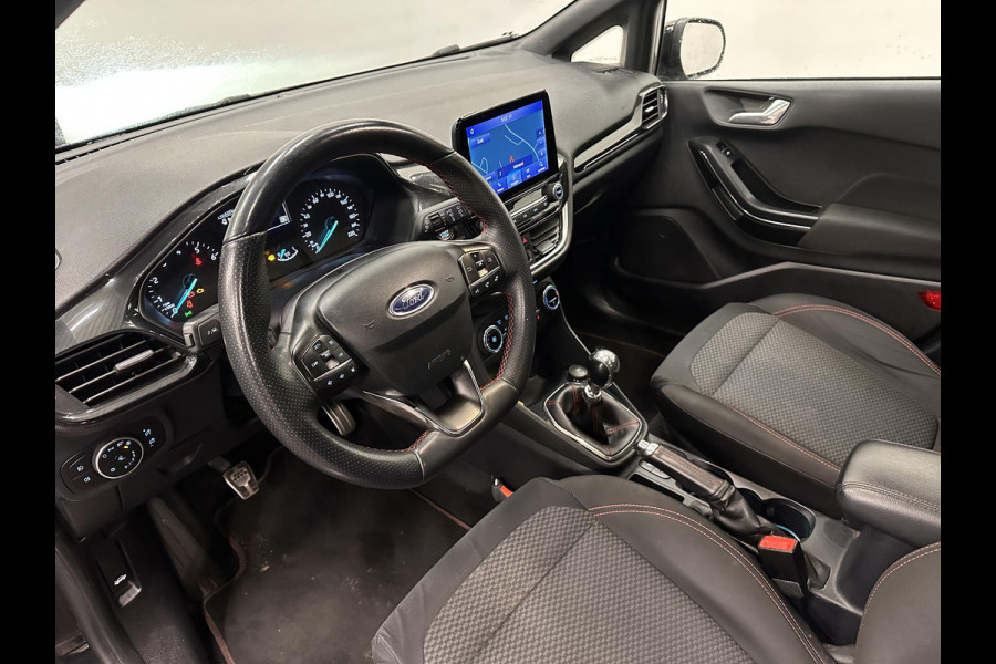 Ford Fiesta 1.0 EcoBoost ST-Line 125PK 6V Navigatie Full LED Carplay Parkeersensoren Cruise Control Stoel+Stuurverwarming Climate Control Privacy Glass 17" DAB+