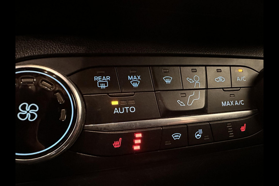 Ford Fiesta 1.0 EcoBoost ST-Line 125PK 6V Navigatie Full LED Carplay Parkeersensoren Cruise Control Stoel+Stuurverwarming Climate Control Privacy Glass 17" DAB+