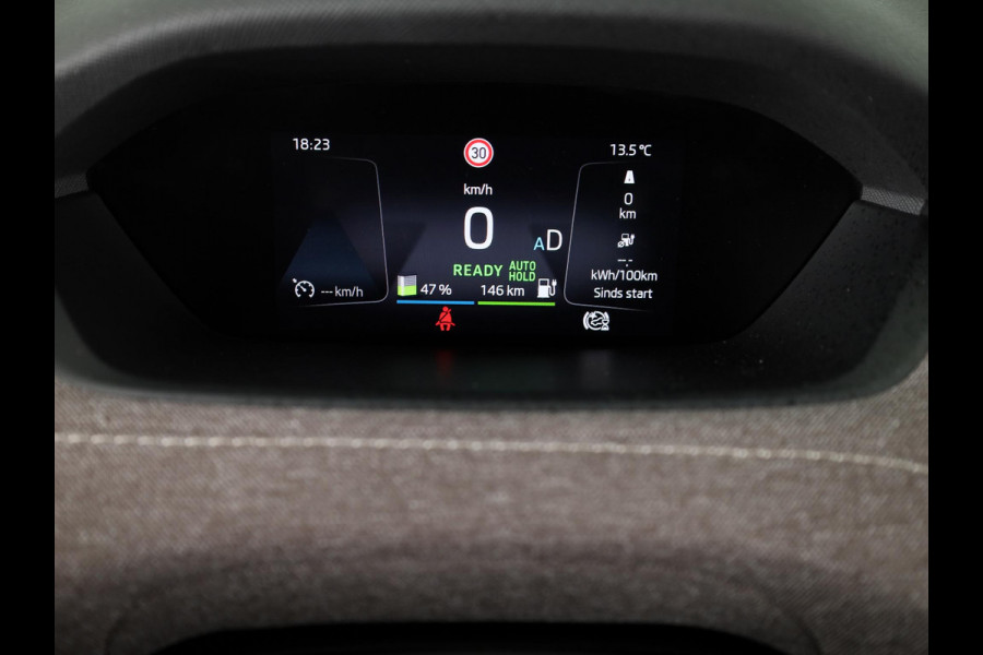 Škoda ENYAQ iV 80 204pk | Verwarmd sturuwiel | Wegklapare trekhaak | Warmtepomp | Parkeercamera