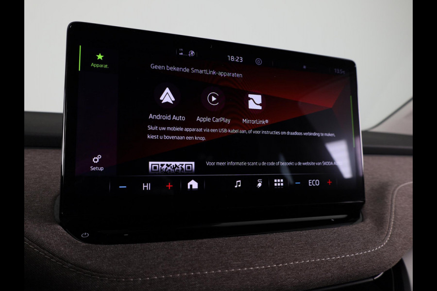 Škoda ENYAQ iV 80 204pk | Verwarmd sturuwiel | Wegklapare trekhaak | Warmtepomp | Parkeercamera