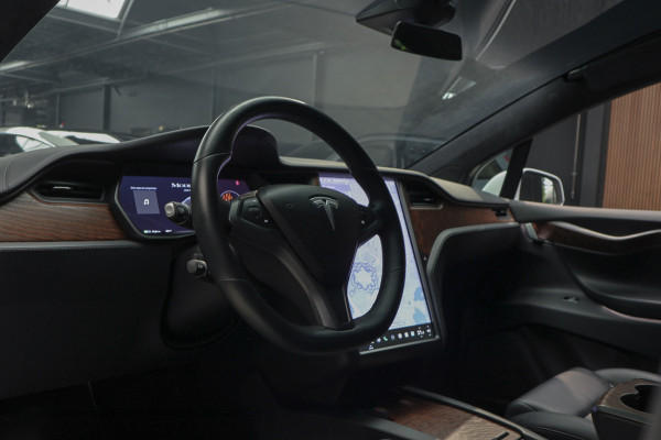 Tesla Model X Dual Motor AWD 7p. 100 kWh Autopilot Leer Navi ACC 360º Stoelverwarming voor & achter Memory Alcantara hemel Climate voor en achter PDC Softclose Afneembare trekhaak 22 inch LM velgen BTW auto