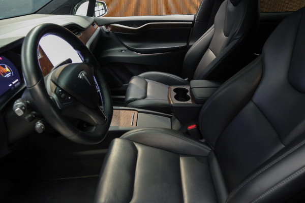 Tesla Model X Dual Motor AWD 7p. 100 kWh Autopilot Leer Navi ACC 360º Stoelverwarming voor & achter Memory Alcantara hemel Climate voor en achter PDC Softclose Afneembare trekhaak 22 inch LM velgen BTW auto