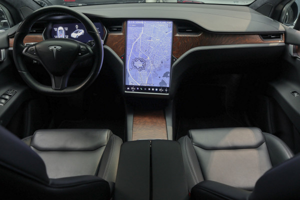 Tesla Model X Dual Motor AWD 7p. 100 kWh Autopilot Leer Navi ACC 360º Stoelverwarming voor & achter Memory Alcantara hemel Climate voor en achter PDC Softclose Afneembare trekhaak 22 inch LM velgen BTW auto