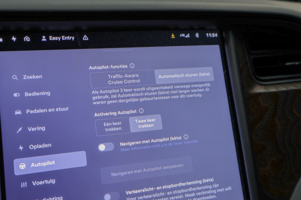 Tesla Model X Dual Motor AWD 7p. 100 kWh Autopilot Leer Navi ACC 360º Stoelverwarming voor & achter Memory Alcantara hemel Climate voor en achter PDC Softclose Afneembare trekhaak 22 inch LM velgen BTW auto