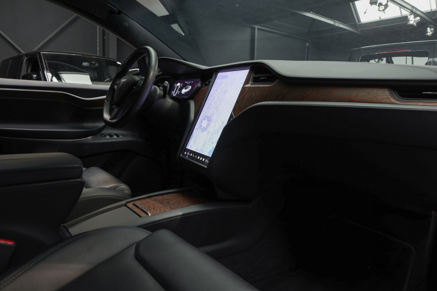 Tesla Model X Dual Motor AWD 7p. 100 kWh Autopilot Leer Navi ACC 360º Stoelverwarming voor & achter Memory Alcantara hemel Climate voor en achter PDC Softclose Afneembare trekhaak 22 inch LM velgen BTW auto