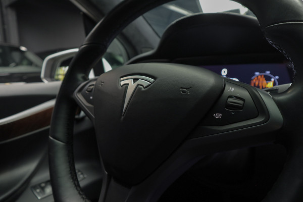 Tesla Model X Dual Motor AWD 7p. 100 kWh Autopilot Leer Navi ACC 360º Stoelverwarming voor & achter Memory Alcantara hemel Climate voor en achter PDC Softclose Afneembare trekhaak 22 inch LM velgen BTW auto