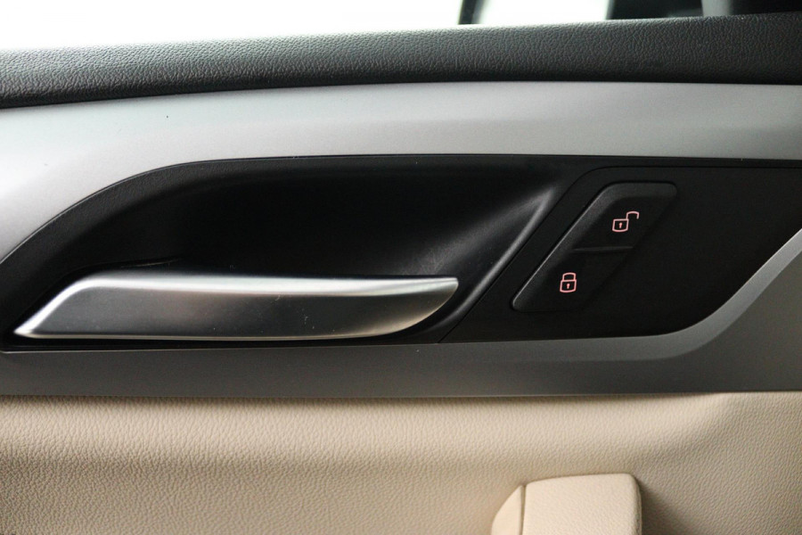 BMW X3 XDrive20i High Executive (PANORAMADAK, DIGITALE COCKPIT, NAVIGATIE, AUTOMAAT, PARKEERSENSOREN, DEALER ONDERHOUDEN)