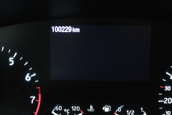 Ford FOCUS Wagon 1.0 EcoBoost ST Line Business (STOEL/STUUR VERWARMING, CRUISE CONTROL, LANE-ASSIST, PARKEERSENSOREN, NAVIGATIE)