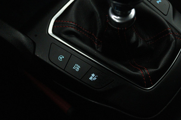 Ford FOCUS Wagon 1.0 EcoBoost ST Line Business (STOEL/STUUR VERWARMING, CRUISE CONTROL, LANE-ASSIST, PARKEERSENSOREN, NAVIGATIE)