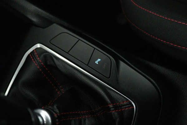 Ford FOCUS Wagon 1.0 EcoBoost ST Line Business (STOEL/STUUR VERWARMING, CRUISE CONTROL, LANE-ASSIST, PARKEERSENSOREN, NAVIGATIE)