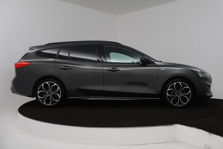 Ford FOCUS Wagon 1.0 EcoBoost ST Line Business (STOEL/STUUR VERWARMING, CRUISE CONTROL, LANE-ASSIST, PARKEERSENSOREN, NAVIGATIE)