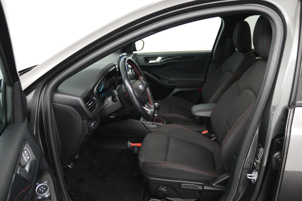 Ford FOCUS Wagon 1.0 EcoBoost ST Line Business (STOEL/STUUR VERWARMING, CRUISE CONTROL, LANE-ASSIST, PARKEERSENSOREN, NAVIGATIE)