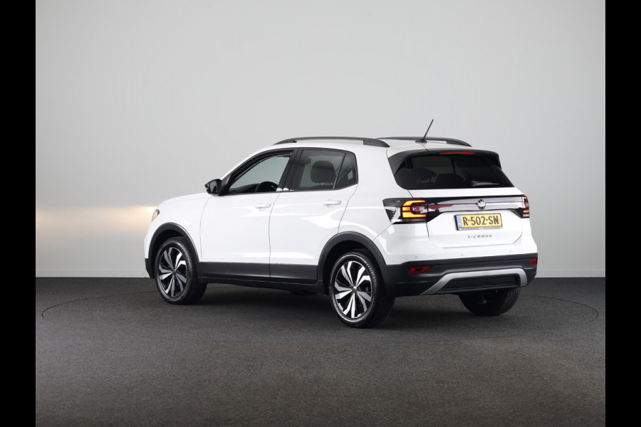 Volkswagen T-Cross 1.0 TSI Life 95 PK | Navigatie | Parkeersensoren voor en achter |
